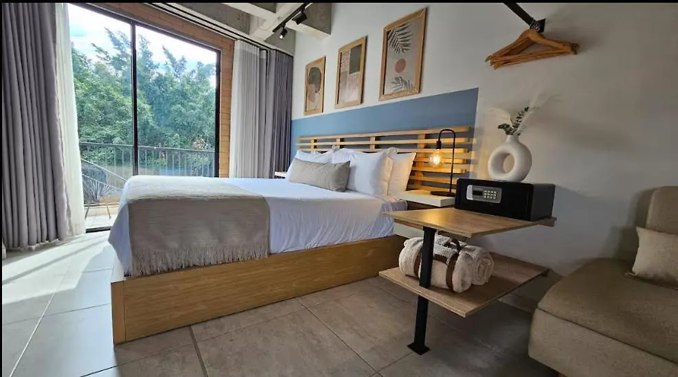 Suite 30 Living 麦德林 0*,